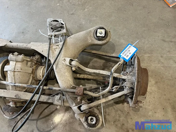 mercedes-e-klasse-w211-achteras-compleet — foto 2
