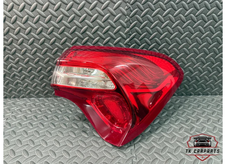 Citroen DS5 Rücklicht rechts außen 9803167780