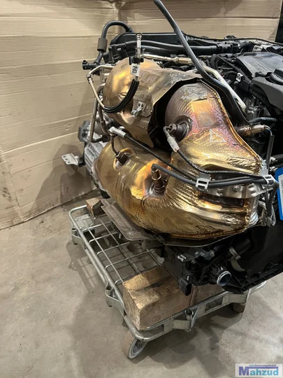 mercedes-c-klasse-w206-c300e-20-hybrid-motor-254920 — foto 4