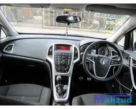 opel-astra-j-compleet-interieur-5-deurs-zwart — foto 3
