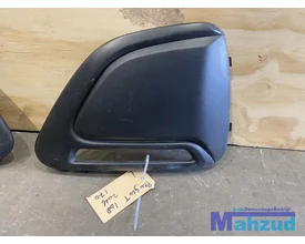 peugeot-108-links-bumper-rooster-mistlamp-afdekkap-814820h110