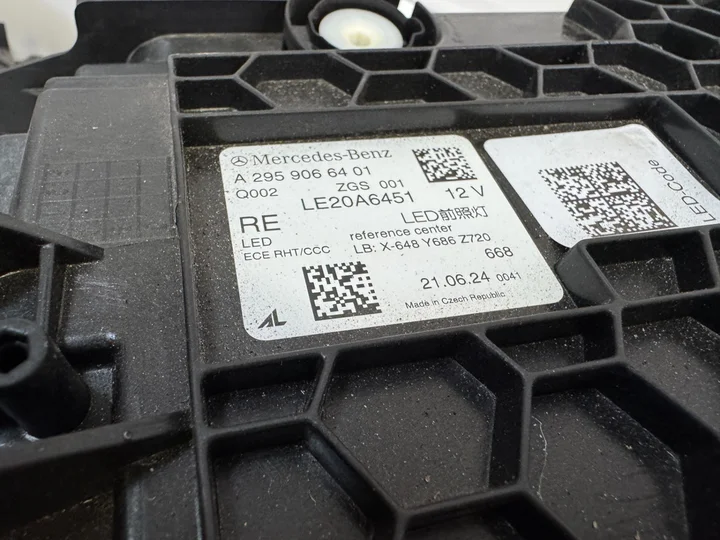 mercedes-w295-eqe-high-perf-led-koplamp-rechts-a2959066401 — foto 10