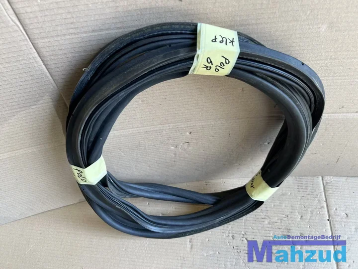 vw-polo-6r-achterklep-rubber-20092016 — foto 3