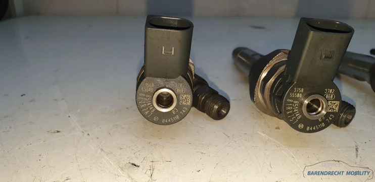verstuiver-diesel-injector-b47d20a-bmw-8514148-1-3-4-5-serie-f-series-origineel-gebruikt — foto 5
