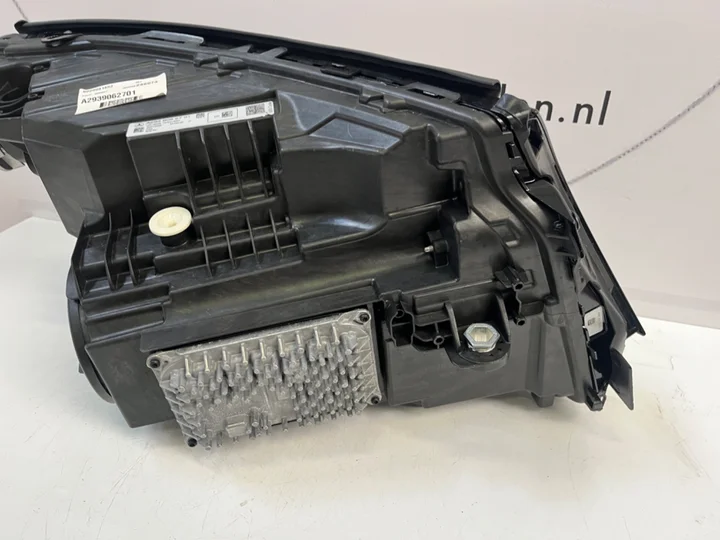 mb-eqc-vol-led-koplamp-links-compleet-a2939062701-2019 — foto 5