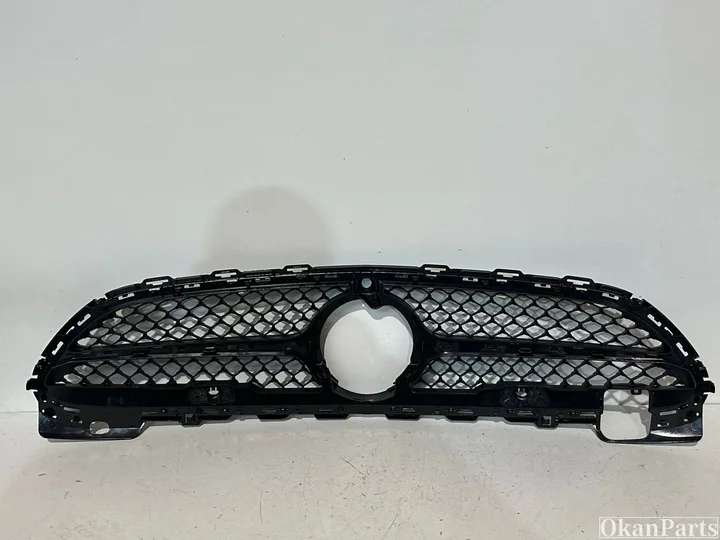 mercedesbenz-cklasse-w206-amg-diamond-grille-a2068882100 — foto 2