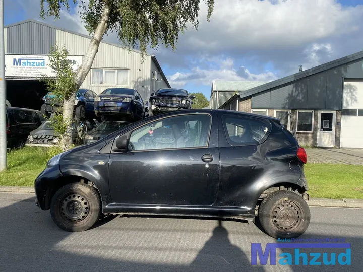2006-toyota-aygo-10-1krfe-zwart-211-demontage-onderdelen — foto 3