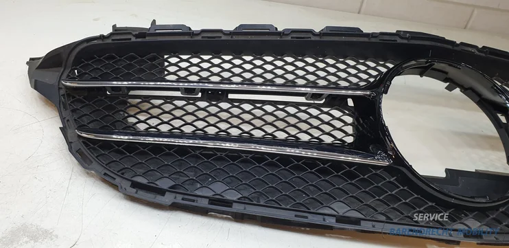 radiateur-grille-mercedes-c-klasse-w205-a2058803783-grill-zwart-origineel-gebruikt-2014-2021 — foto 5