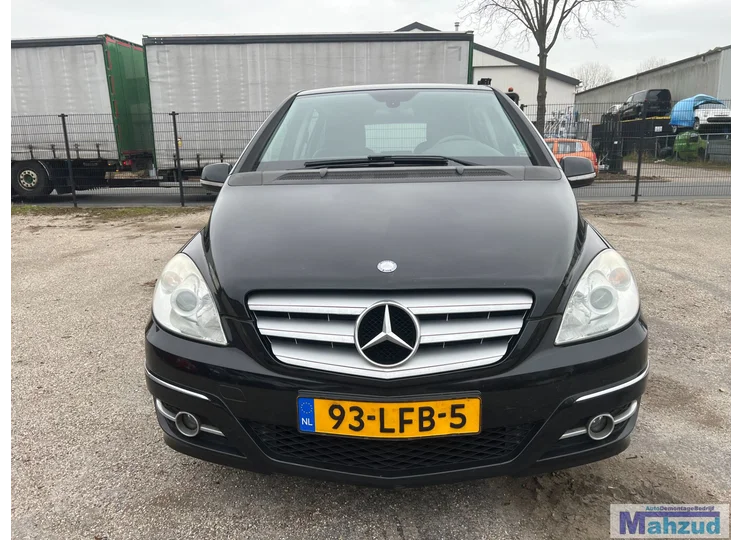 Mercedes B-Klasse W245 2.0, Baujahr 2010, schwarz, 191, zum Verschrotten