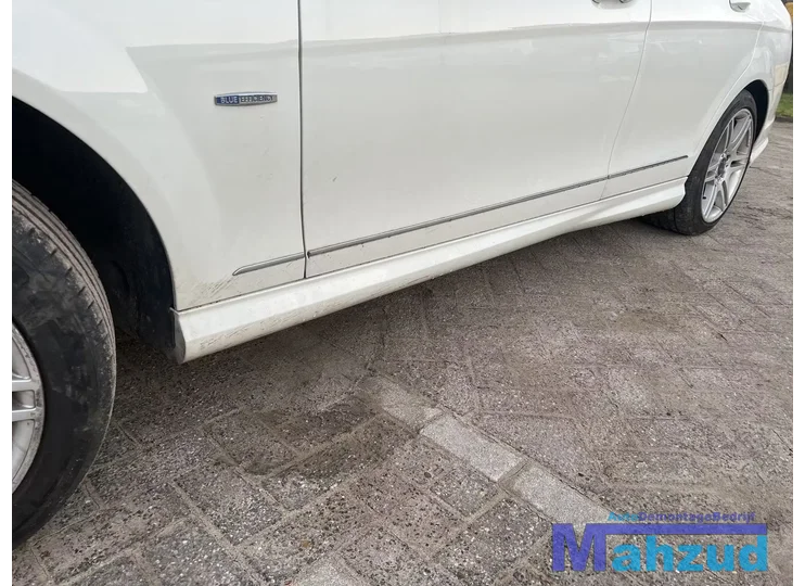 MERCEDES C KLASSE W204 WIT 650 links zijskirt AMG 2007-2011