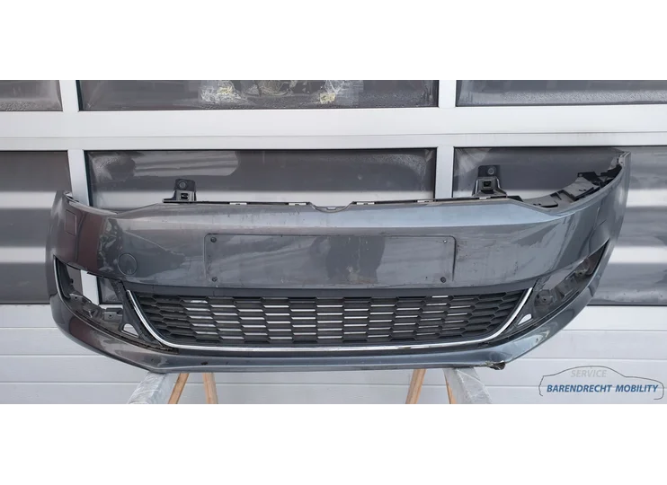 Voorbumper Polo 6R Volkswagen 6R0807221 koplampsproeiers origineel gebruikt 2009 / 2012