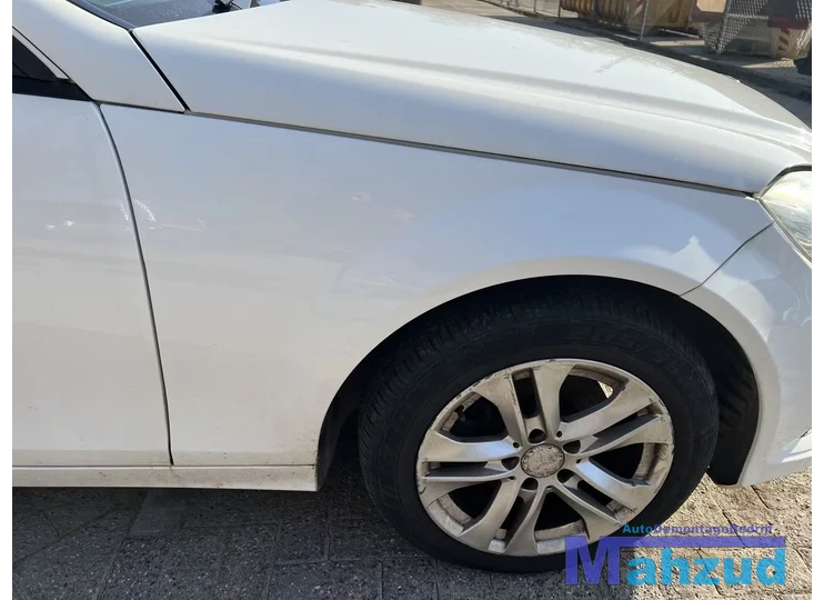 MERCEDES C klasse W204 wit 149 rechts voorscherm 2011-2014