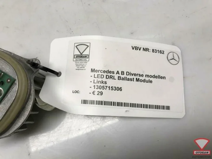 mercedes-diverse-modellen-led-drl-links-ballast-1305715306 — foto 3