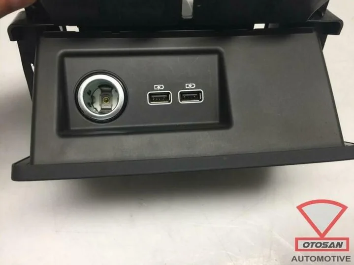 vw-touareg-iii-2018-ladervakje-telefoon-achter-760864061 — foto 2