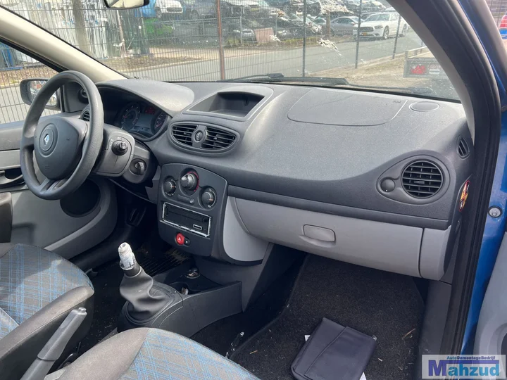 2006-renault-clio-3-12-blauw-tei45-d4f-demontage-onderdelen — foto 14