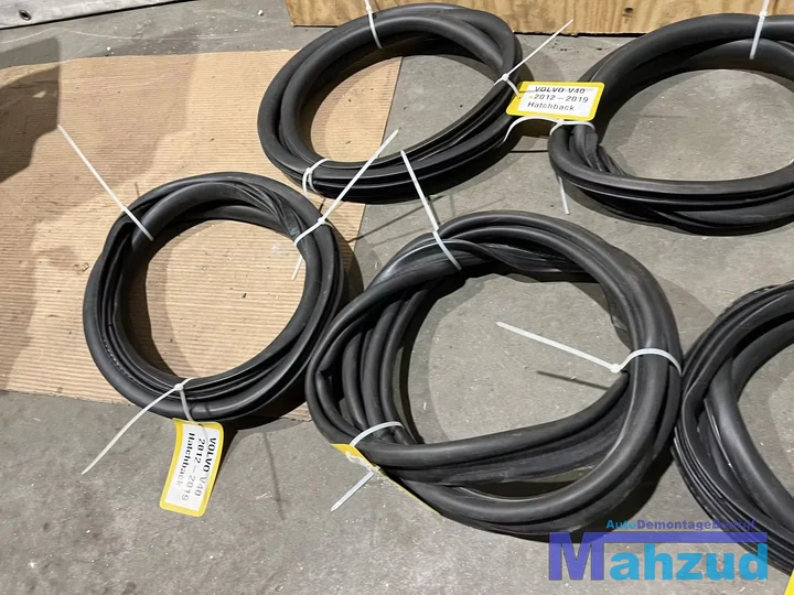 volvo-v40-hatchback-deurrubber-kofferbak-rubber-20122019 — foto 5