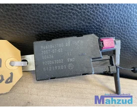 peugeot-207-cc-antenne-versterker-9661045780-20072015 — foto 2