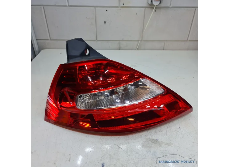 Rücklicht Renault Megane II 2 Facelift links 8200413214 Fahrerseite Original gepflegter Zustand gebraucht 2003 / 2008
