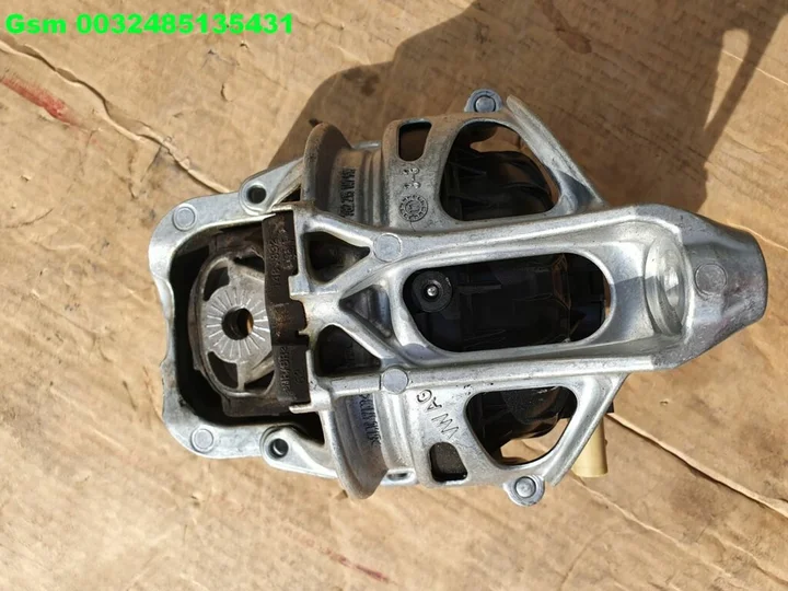 4m0199372fg-a5-a6-motorsteun-q5-q7-q8-a4-a7-touareg