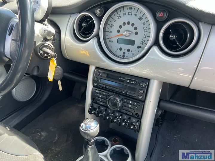 mini-cooper-one-r50-r53-16-zwart-3039-demontage-onderdelen — foto 18