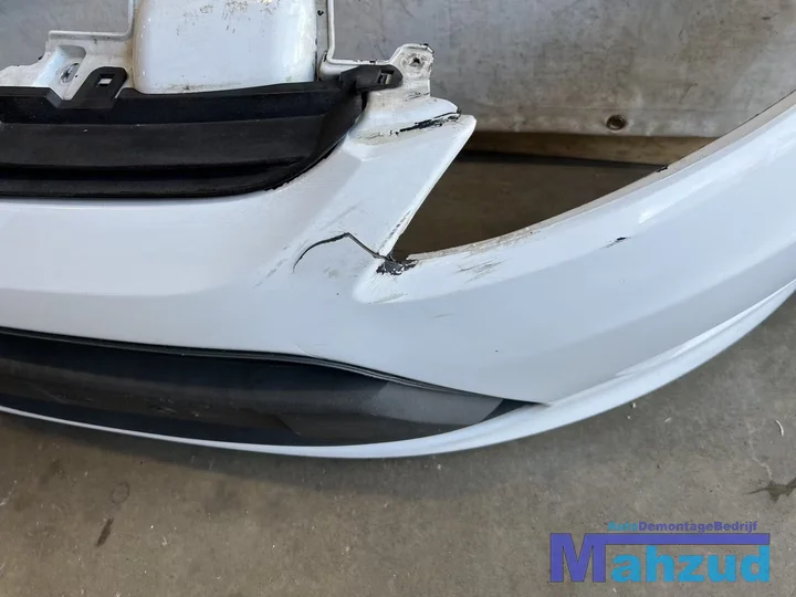 ford-fiesta-6-wit-voorbumper-20082017 — foto 3