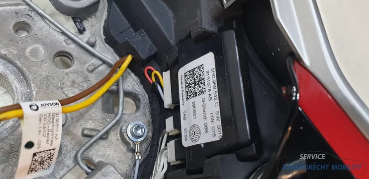 gti-stuur-vw-golf-8-viii-stuurwiel-5h0419089-leer-leder-geperforeerd-touchpad-flippers-sportstuur-mfd-origineel-gebruikt — foto 16