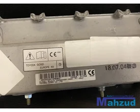 mitsubishi-outlander-phev-knie-airbag-knie-2015 — foto 2