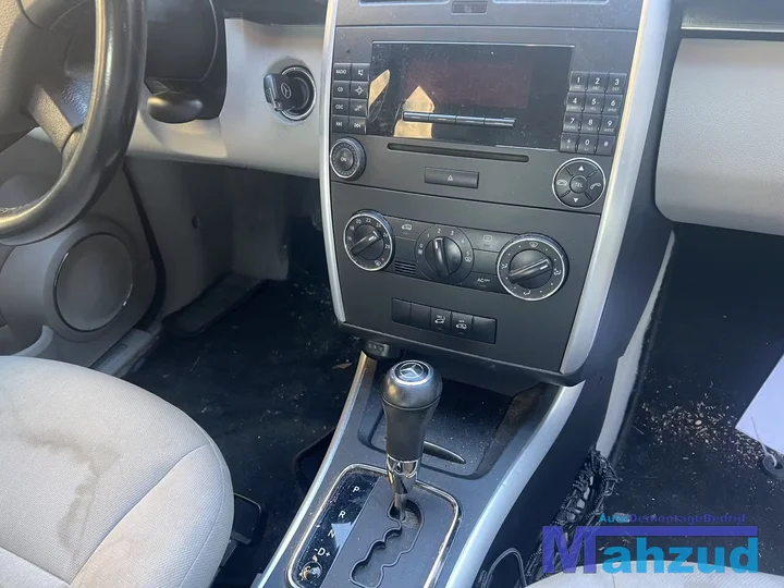 b-klasse-w245-middenconsole-dashboard-interieur-delen-0511 — foto 7