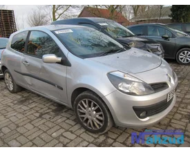 renault-clio-3-interieur-zwart-3-deurs-compleet — foto 2