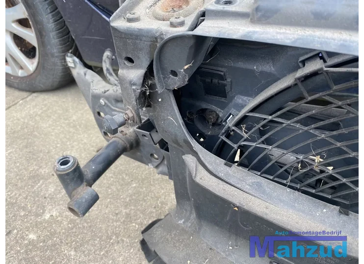 bmw-3-serie-e46-325i-voorfront-frontplaat-met-koelvin