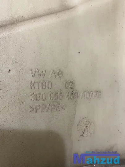 vw-passat-3b3-ruitenvloeistof-tank-ruitensproeier-reservoir — foto 3