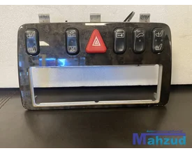 mercedes-clk-w208-middenconsole-met-schakelaar-2108200151 — foto 2
