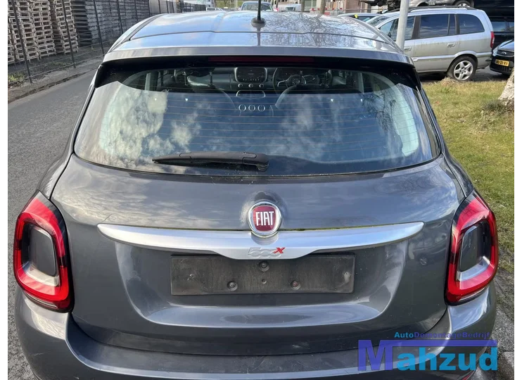 FIAT 500X donker grijs 679 achterklep 2014+
