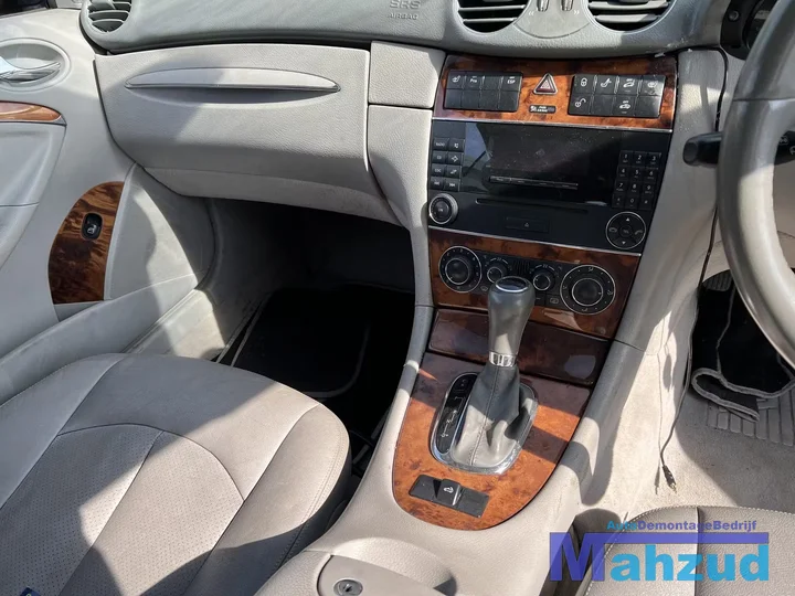 mercedes-clk-w209-cabrio-blauw-onderdelen-demontage — foto 20