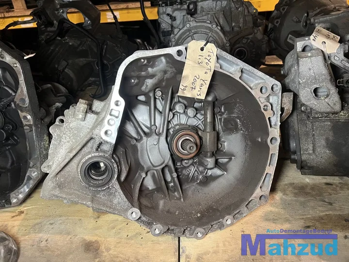 toyota-yaris-13-vvti-versnellingsbak-5-bak-handbak