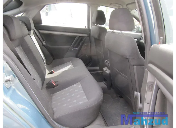 opel-vectra-c-sedan-interieur-zwart-grijs-stof