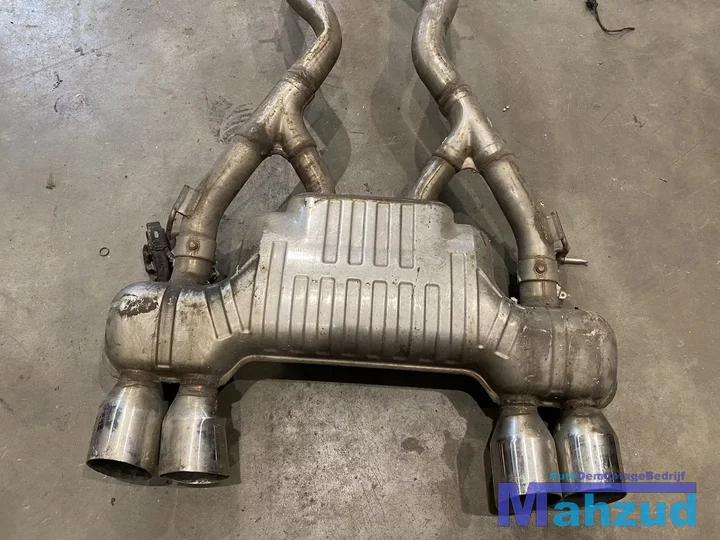 bmw-m4-m3-costum-uitlaat-downpipe-openpijp-schade — foto 13