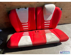 ford-ka-2-rood-interieur-stoel-achterbank-deurpaneel — foto 8