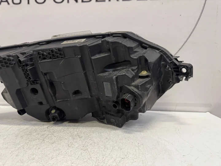 range-rover-velar-koplamp-full-led-links-j8a213w030eg — foto 5