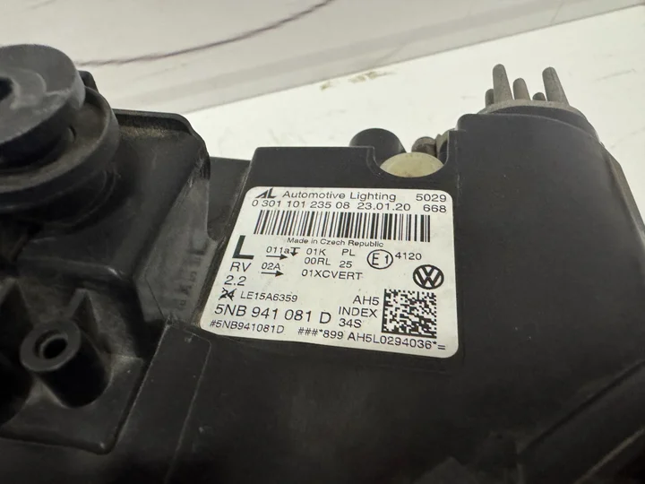 vw-tiguan-vol-led-koplamp-links-5nb941081d-2016 — foto 9