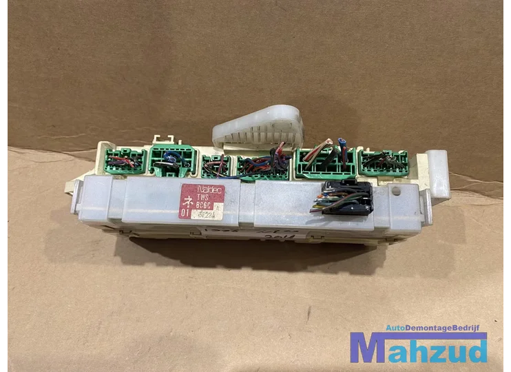 mazda-323-f-15-zekeringkast-zekeringenkast-bc6c-5f23a