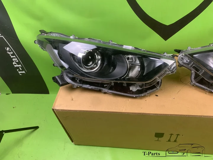 toyota-yaris-koplamp-rechts-links-81170k0060-81130k0060 — foto 2