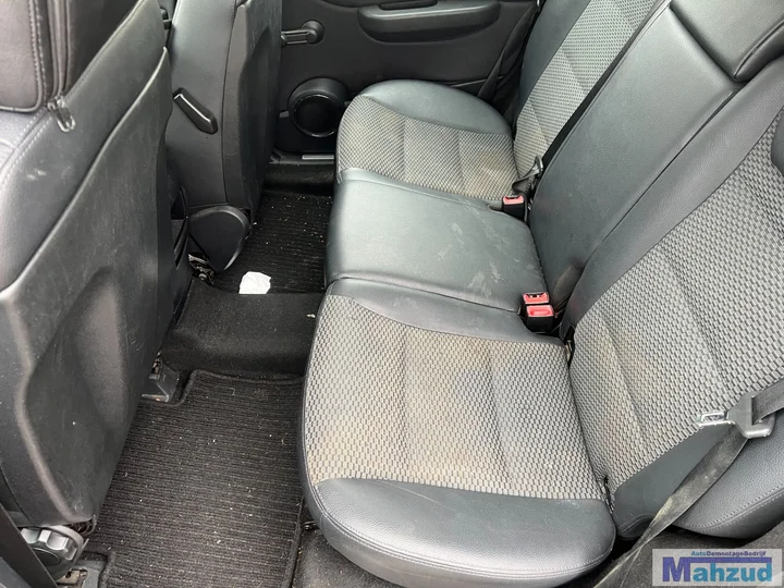 2010-mercedes-b-klasse-w245-20-zwart-191-demontage-sloop — foto 14