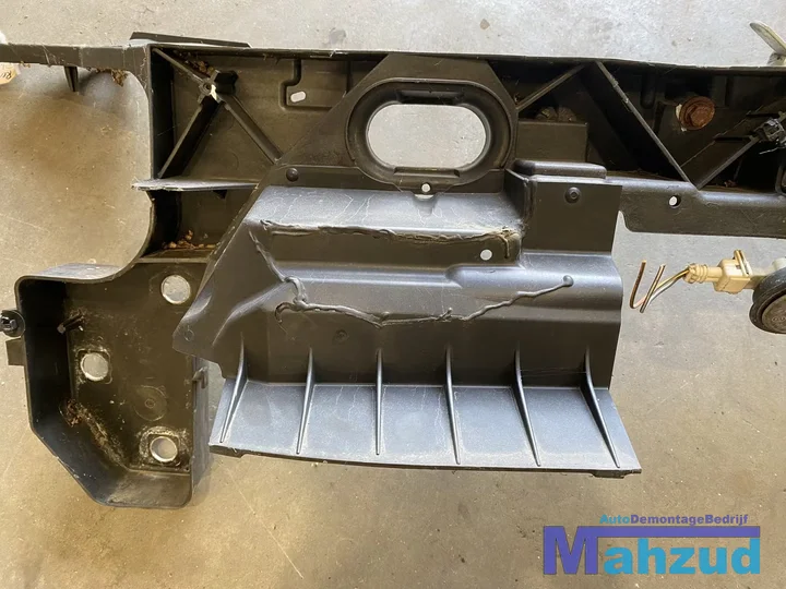 renault-clio-3-voorfront-front-frontpaneel-8200290143 — foto 6