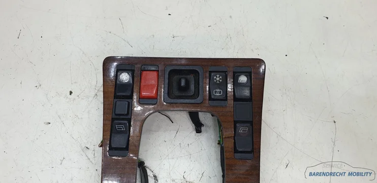 hout-inleg-w201-190-mercedes-middenconsole-pook-airco-stoelverwarming-raamschakelaars — foto 4