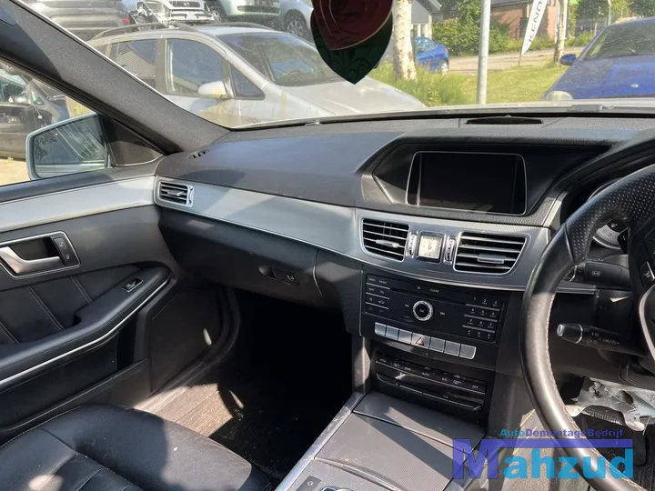 e-klasse-w212-dashboard-armsteun-asbak-luchtrooster-stuur — foto 2