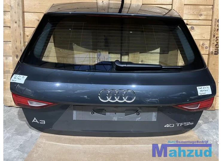 AUDI A3 8Y Sportback hybrid Grijs achterklep 2019+