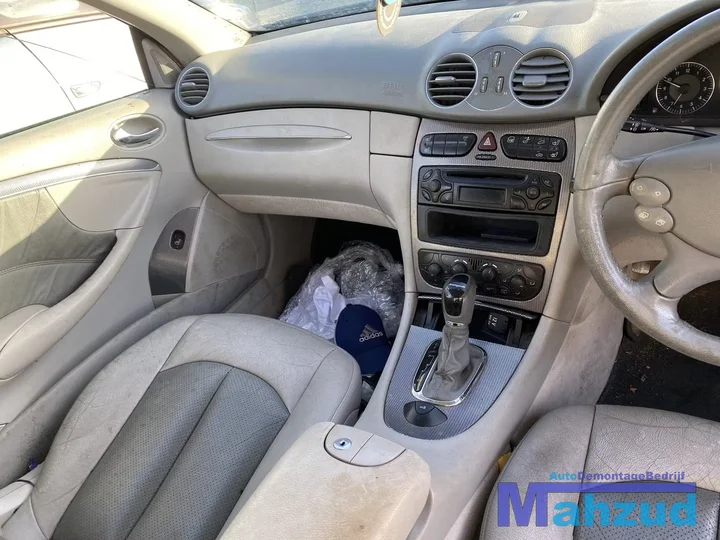 2003-mercedes-clk-w209-cabrio-240-26-v6-18v-blauw-onderdelen — foto 19