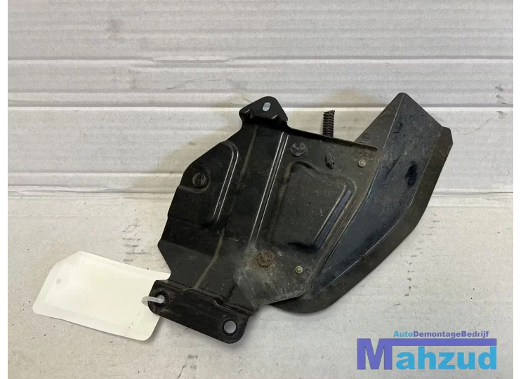 mitsubishi-outlander-phev-dodehoek-module-2015-8638a147