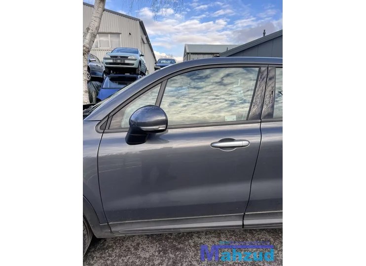 FIAT 500X donker grijs 679 links voor deur portier 2014+